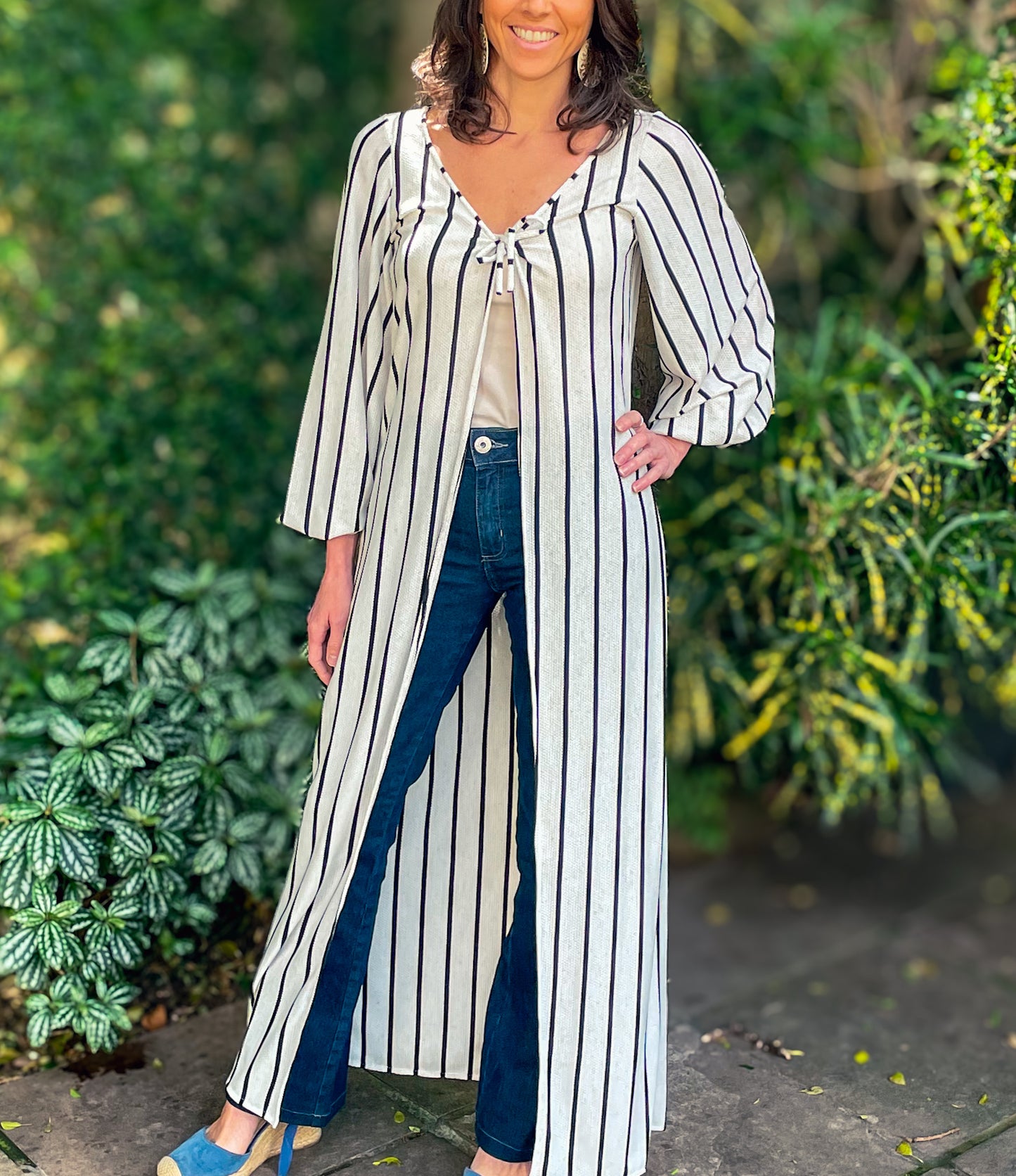 BLACK AND WHITE STRIPED KIMONO